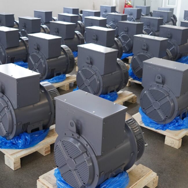 Discover the Unialte Industrial Alternator – engineered for reliability, durability, and optimal performance in heavy-duty applications. Ideal for generators, industrial machines, and backup power systems.